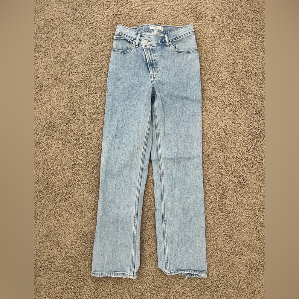 Abercrombie & Fitch Women's Light Blue Straight Leg Jeans
